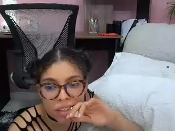 Chaturbate Watch Live Sex Cams of pineappleflipped