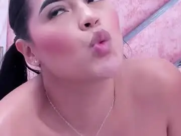 Chaturbate Watch Live Sex Cams of hot_emiily