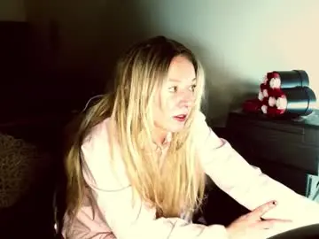 Chaturbate Live Sex of monroelovesyou