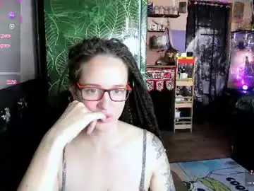 Chaturbate Live Sex Cam of lisafoxy_y