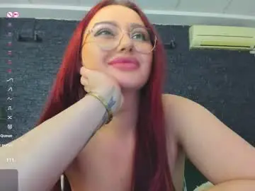 Chaturbate Live Sex Cam of lunna_squirt