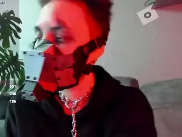 Chaturbate Live Sex Cam of cos_operator