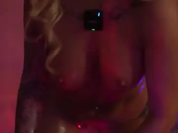Chaturbate Live Sex Cam of almavelia