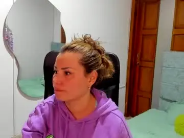 Chaturbate Sex Cam of julieta_star69