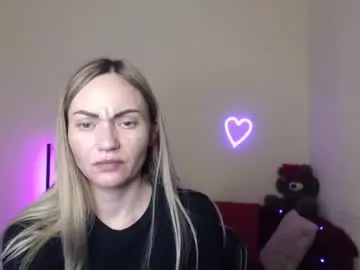 Chaturbate Live Sex Cam of mikkey_mouse8