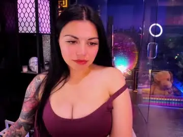 Chaturbate Live Sex Cam of alma_pearl