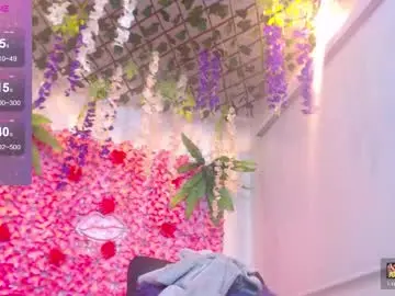 Chaturbate Sex Cam of blonde_squirt_