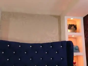 Chaturbate Live Sex Cam of madele_hills