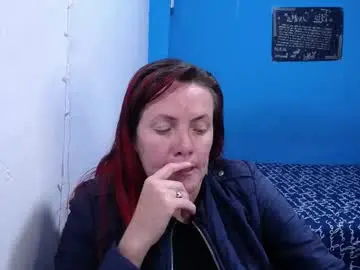 Chaturbate Free Porn Cam of carolinhe_