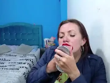 Chaturbate Live Porn of carolinhe_