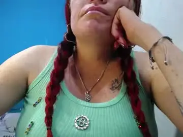 Chaturbate Adult Webcams of carolinhe_