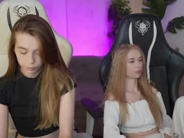 Chaturbate Live Sex Cam of kira0541