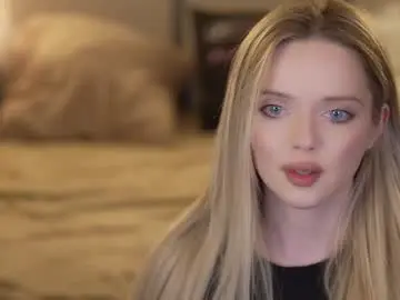 Chaturbate Live Sex Cam of kira0541