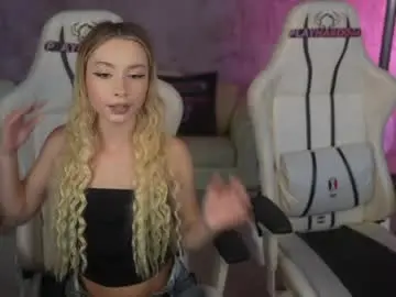 Chaturbate Live Sex Cam of kira0541