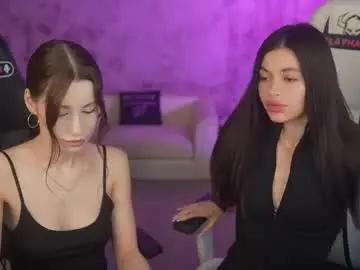 Chaturbate Live Sex Cam of kira0541