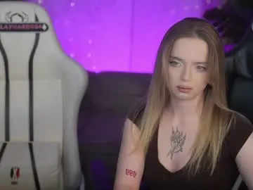 Chaturbate Live Sex Cam of kira0541