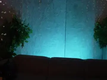 Chaturbate Live Sex Cam of kira0541