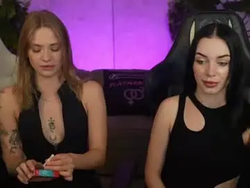 Chaturbate Nude Webcam of kira0541