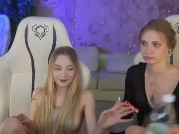 Chaturbate Live Sex Cam of kira0541