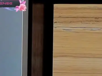 Chaturbate Watch Live Sex Cams of elisefoxy