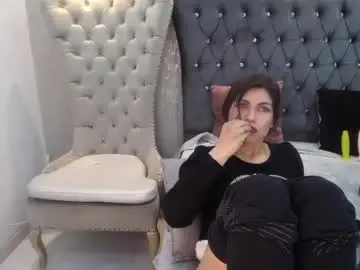 Chaturbate Free Porn Cam of melodiroux_