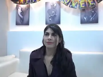 Chaturbate Watch Live Sex Cams of melodiroux_