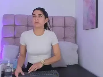 Chaturbate Adult Video Chat of melodiroux_