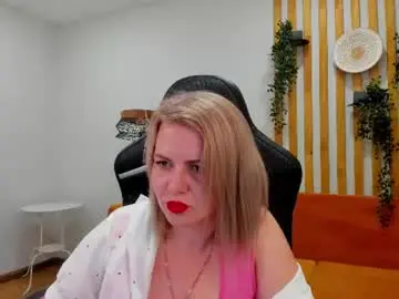 Chaturbate Adult Video Chat of adeleravelle