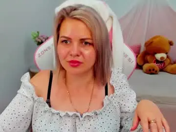 Chaturbate Best live sex cam show of adeleravelle