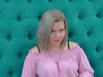 Chaturbate Live Sex Cam of adeleravelle