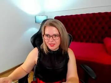 Chaturbate Live Sex Cam of adeleravelle