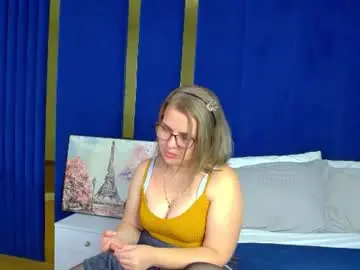 Chaturbate Adult Video Chat of adeleravelle