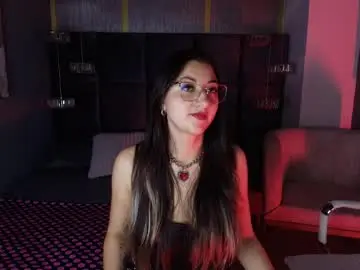 Chaturbate Live Sex Cam of miila_18