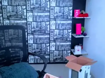 Chaturbate Live Sex Cam of emigomez_