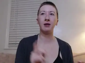 Chaturbate Live Sex Cam of ellierowyn