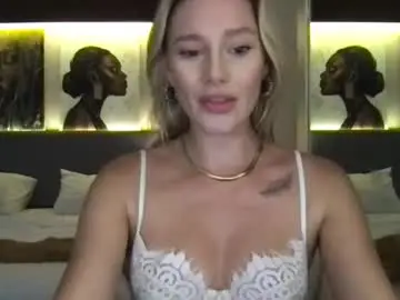 Chaturbate Live Sex Cam of stella_loveu