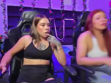 Chaturbate Live Sex Cam of hornyy_mom