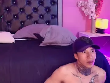 Chaturbate Free Live Porn of mike_and_sttar