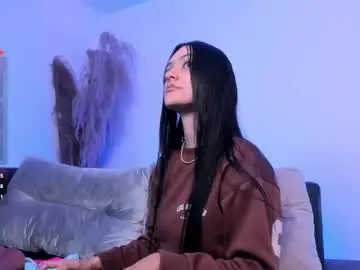 Chaturbate Live Sex Cam of charlotte_whitee1