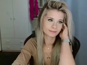 Chaturbate Adult Video Chat of kristineamore