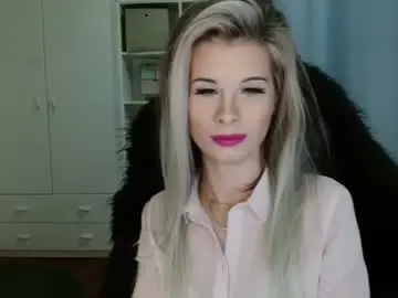 Chaturbate Live Sex Cam of kristineamore