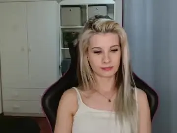 Chaturbate Nude Webcam of kristineamore