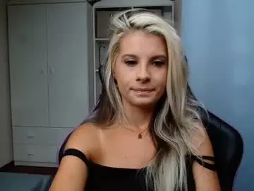Chaturbate Live Sex Cam of kristineamore