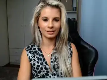 Chaturbate Best live sex cam show of kristineamore