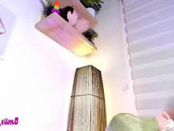 Chaturbate Live Sex of little_red_18