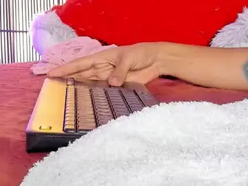 Chaturbate Live Sex of little_red_18