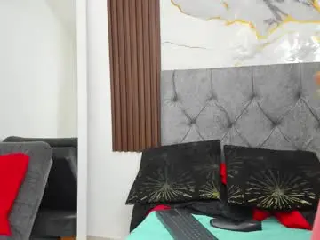 Chaturbate Adult Video Chat of kira_ross602