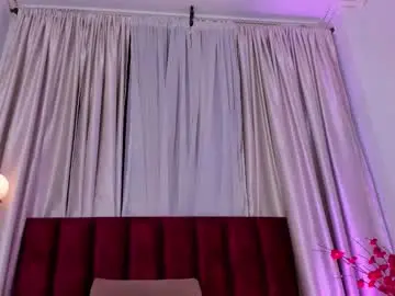 Chaturbate Live Sex Cam of nora_dasilva