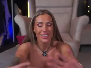 Chaturbate Live Porn of evelyn_evyy