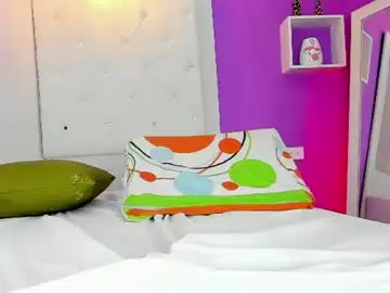 Chaturbate Sex Cam of roxy_sexy69